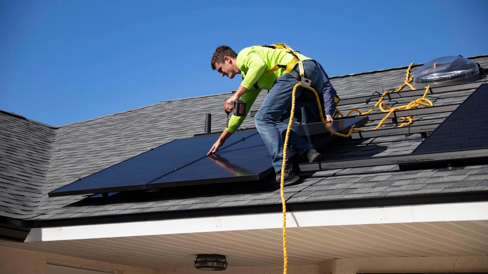 Omvormer noodstroom functie zonnepanelen: welke merken